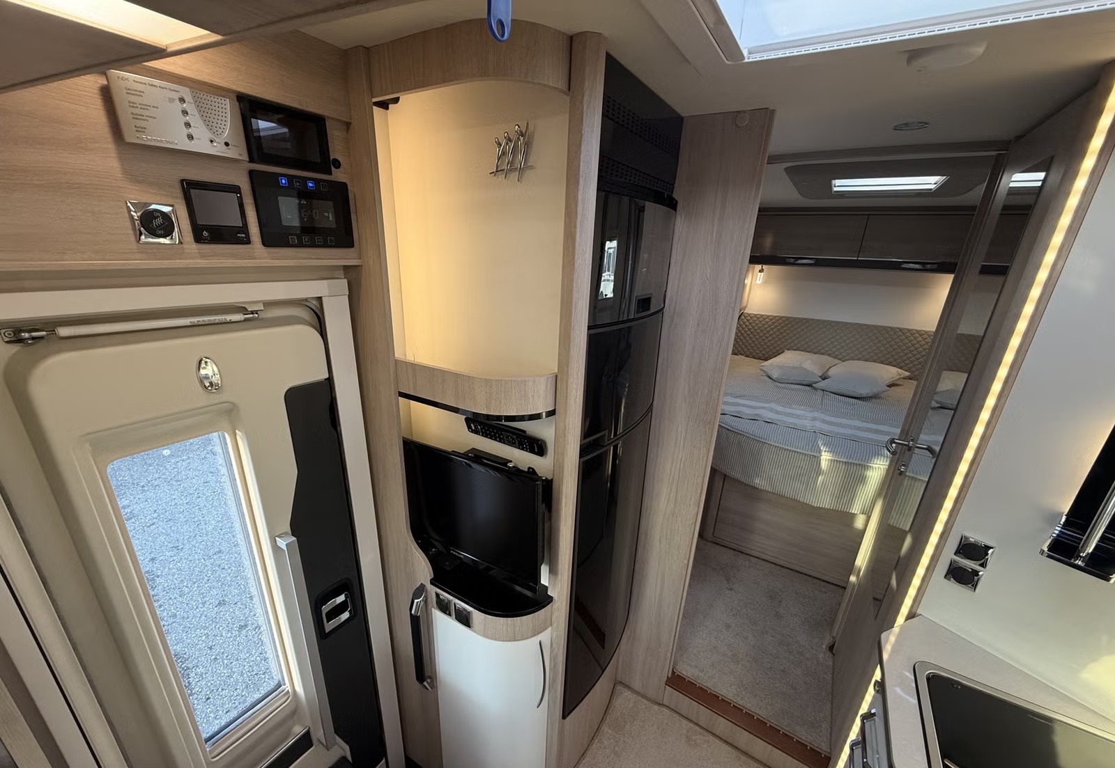 RAPIDO 7096 F - Image 12