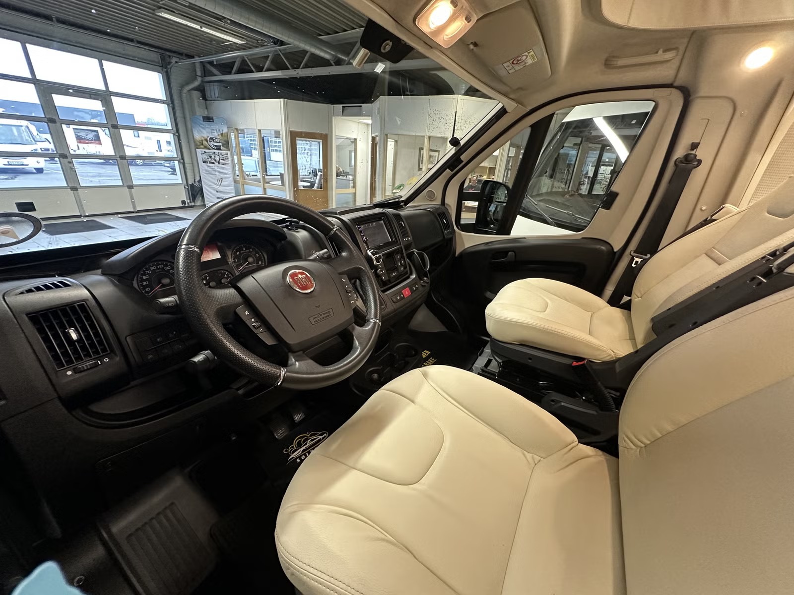 RAPIDO 696 F PREMIUM EDITION - Image 7