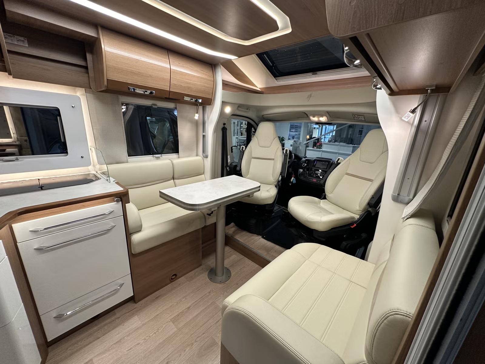 RAPIDO 696 F PREMIUM EDITION - Image 11