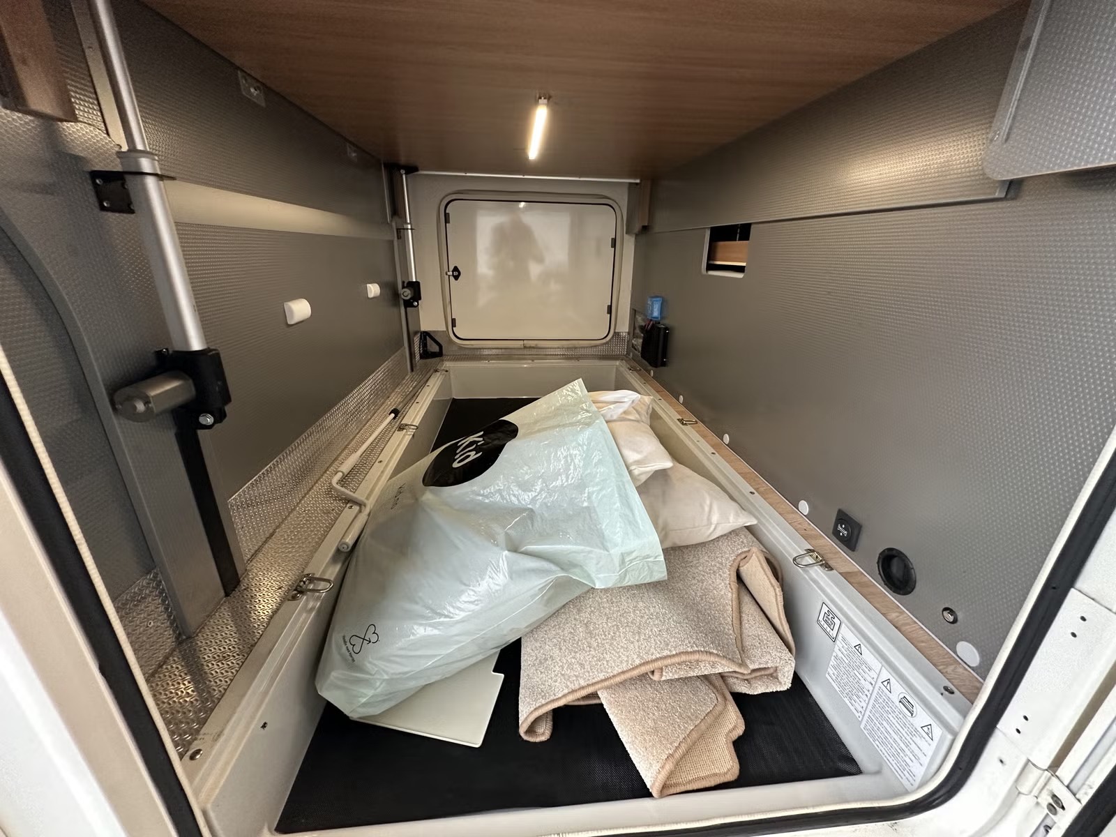 RAPIDO 696 F PREMIUM EDITION - Image 19