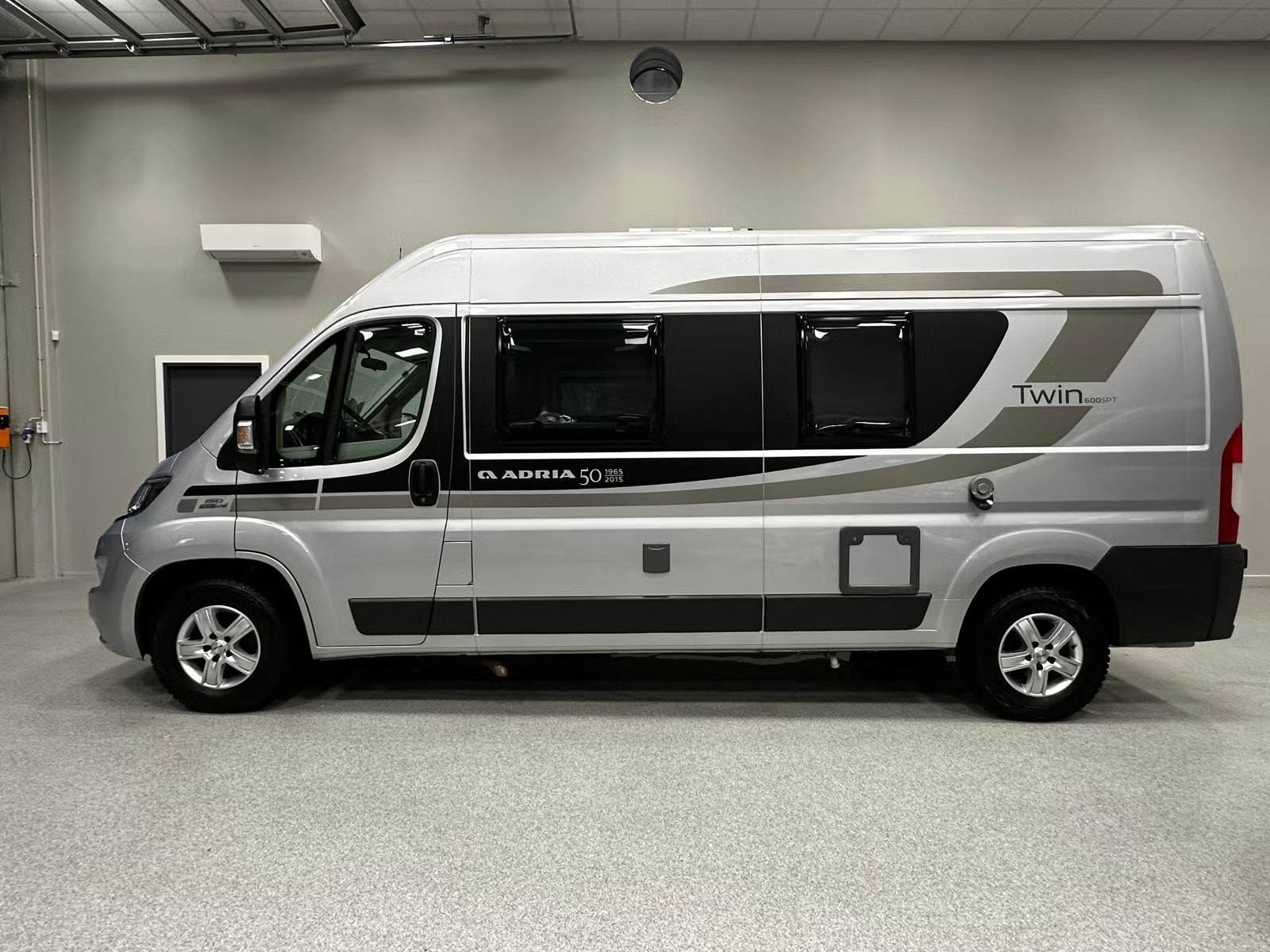 ADRIA TWIN 600 SPT - Image 2