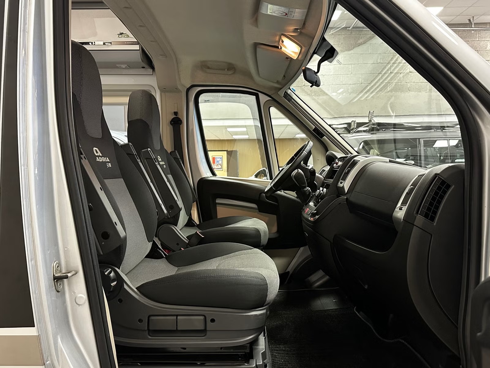 ADRIA TWIN 600 SPT - Image 10