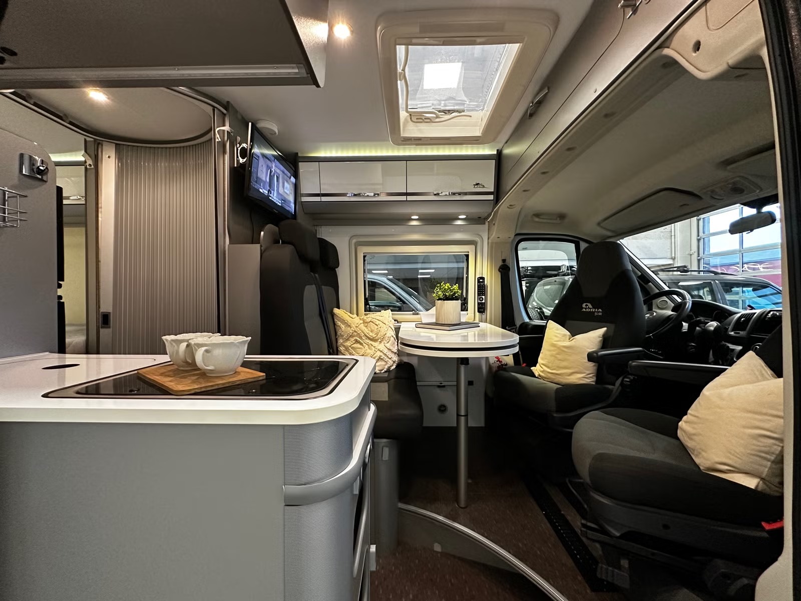 ADRIA TWIN 600 SPT - Image 12