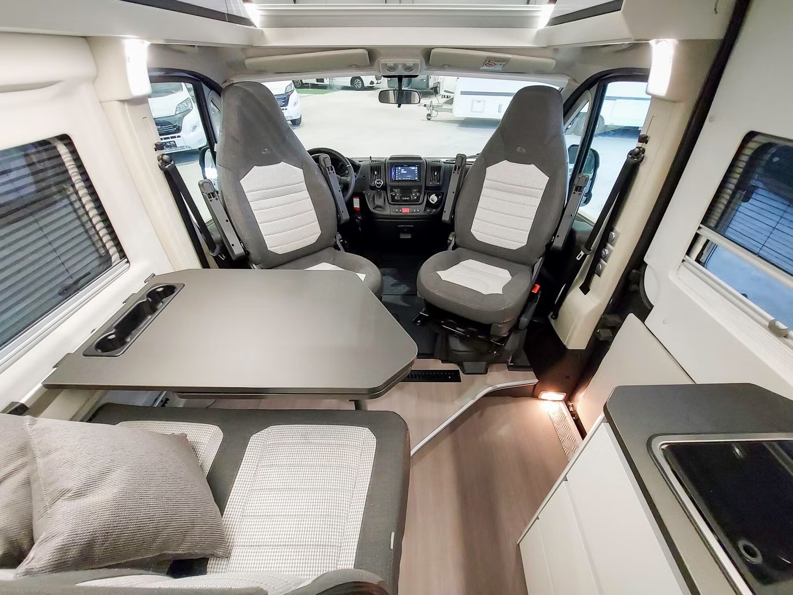 ADRIA TWIN 640 SLB SUPREME - Image 9
