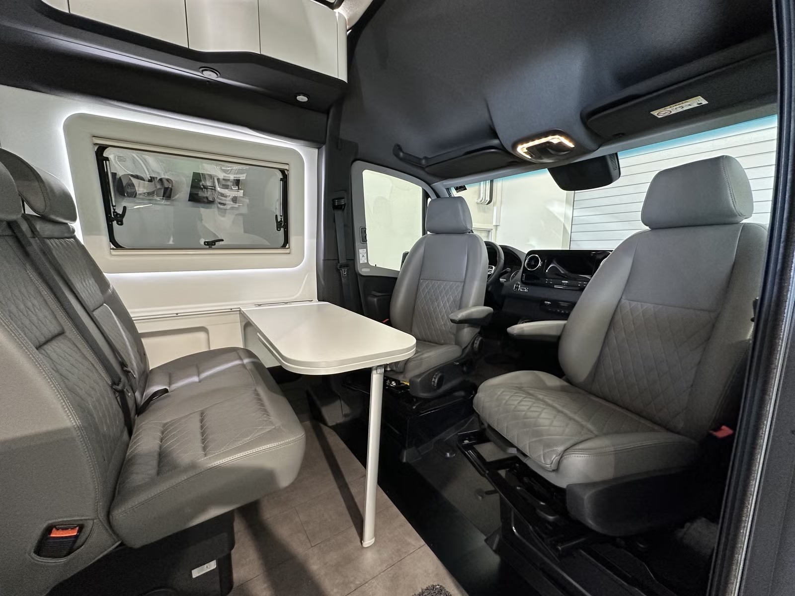 WESTFALIA JAMES COOK 600 E SLIDE-OUT 04 COUCHAGES - Image 10