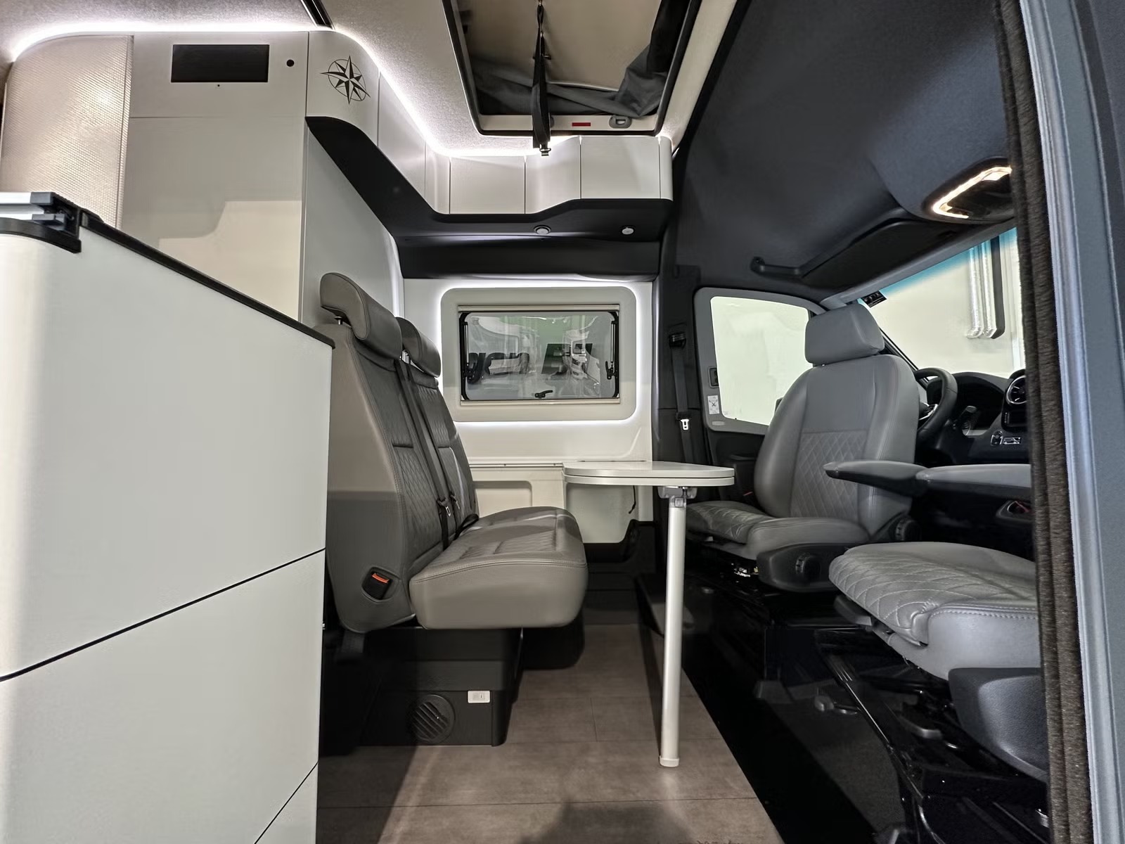 WESTFALIA JAMES COOK 600 E SLIDE-OUT 04 COUCHAGES - Image 12