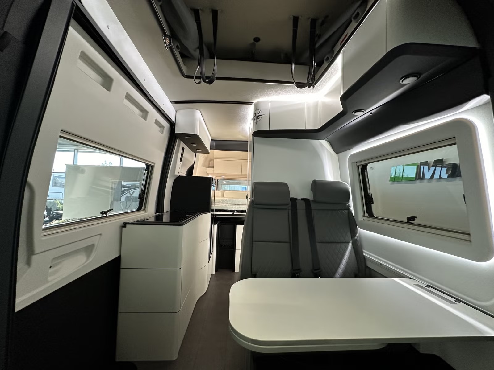 WESTFALIA JAMES COOK 600 E SLIDE-OUT 04 COUCHAGES - Image 14