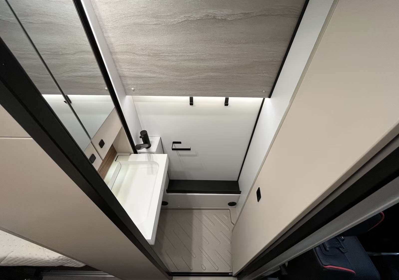 BÜRSTNER HABITON HMX 6.0 4×4 - Image 15