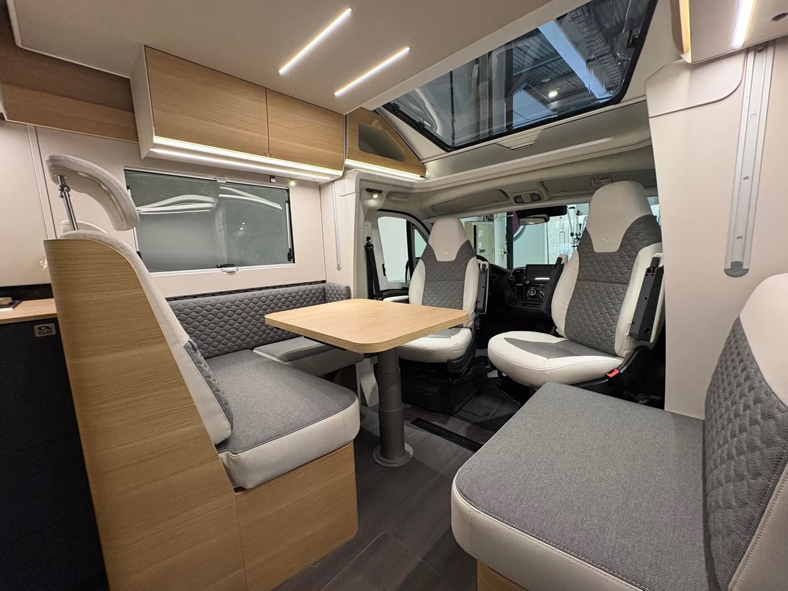 ADRIA MATRIX 670SL 60Y - Image 9