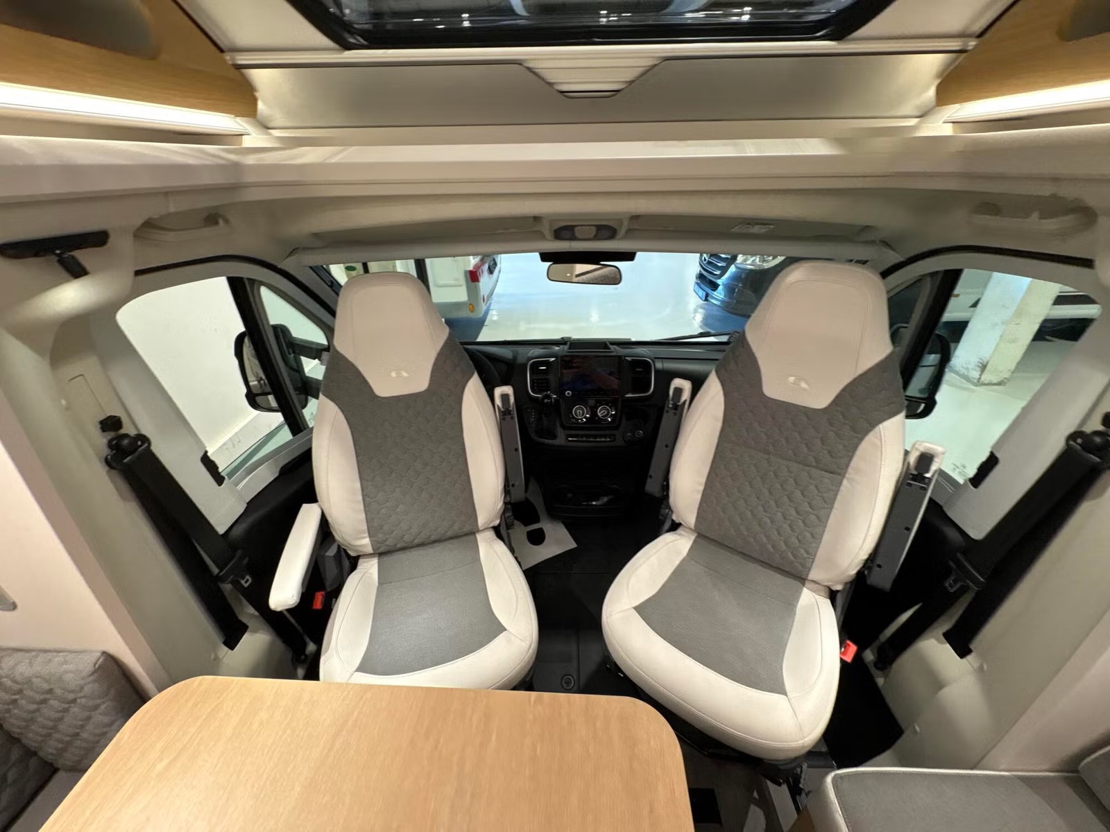 ADRIA MATRIX 670SL 60Y - Image 12