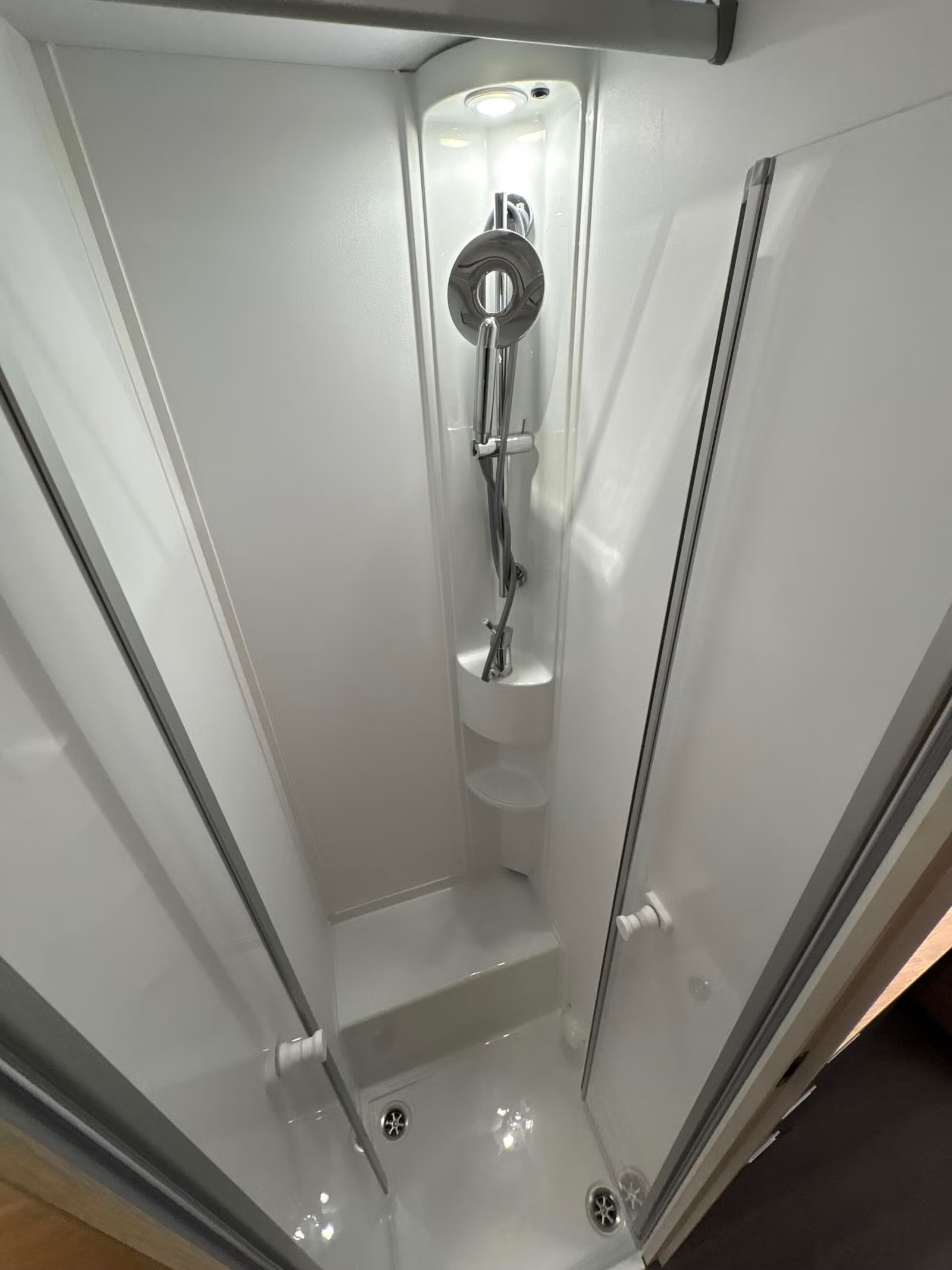 ADRIA MATRIX 670SL 60Y - Image 16