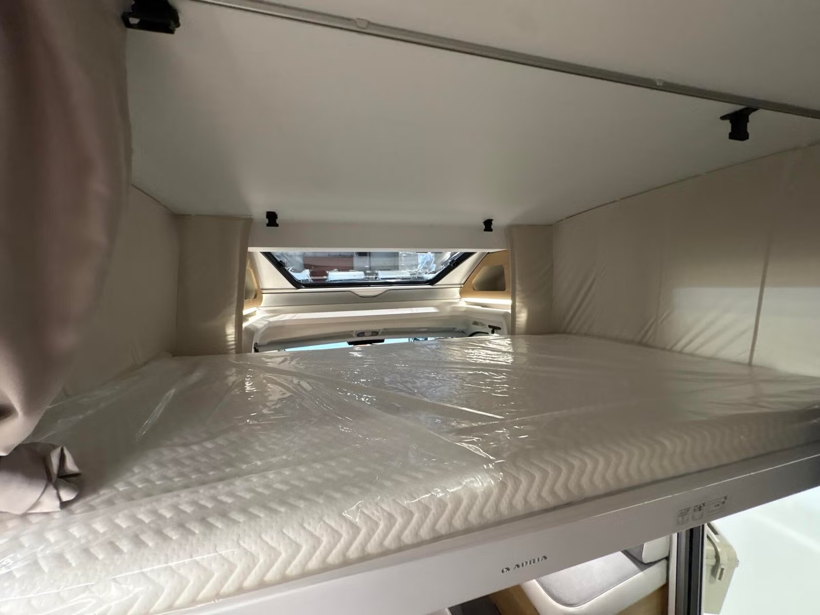 ADRIA MATRIX 670SL 60Y - Image 20