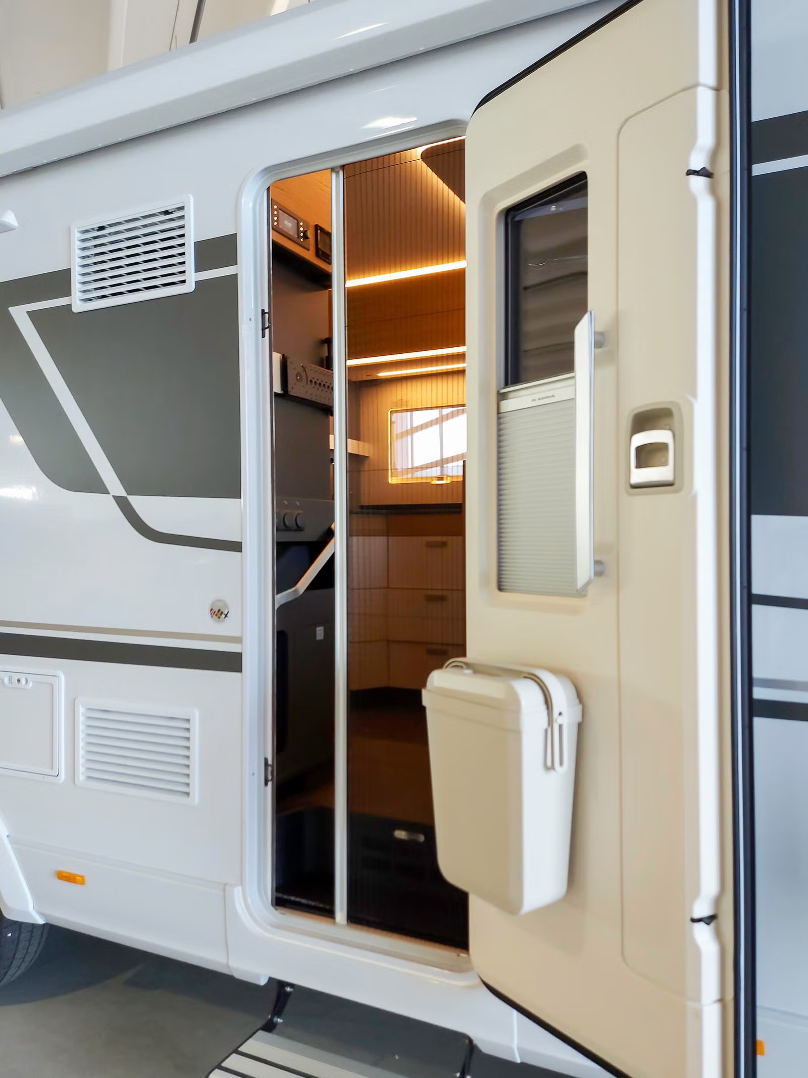 ADRIA SONIC 700 SL - Image 5