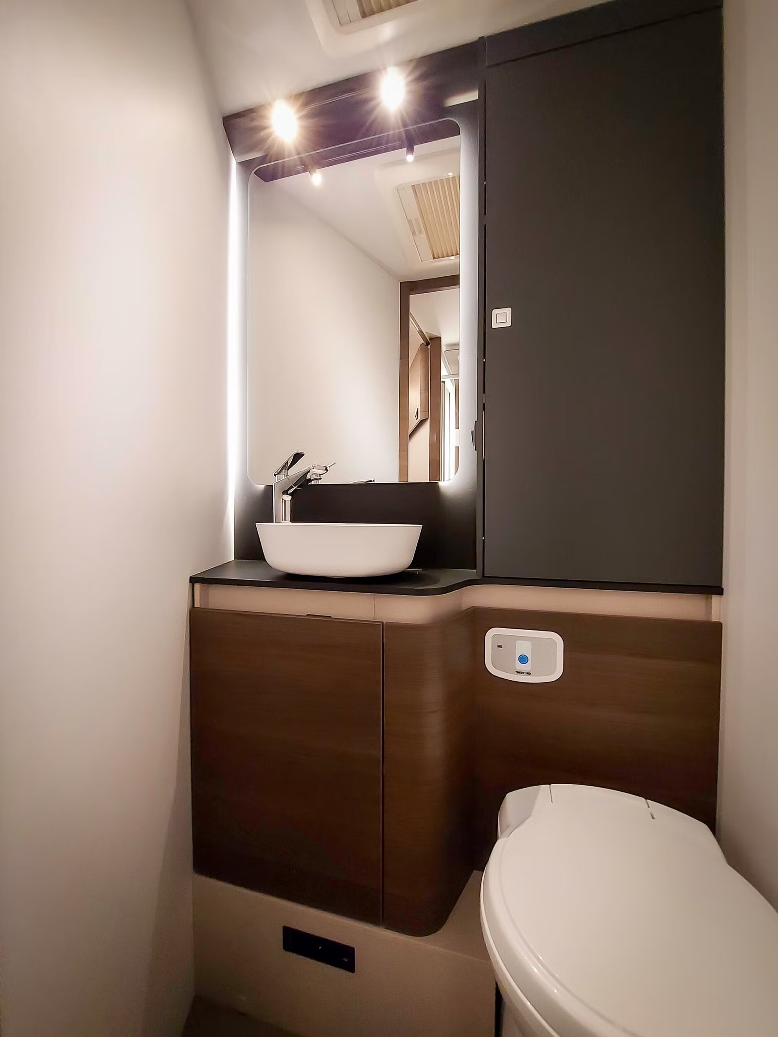ADRIA SONIC SUPREME 700 DC - Image 17