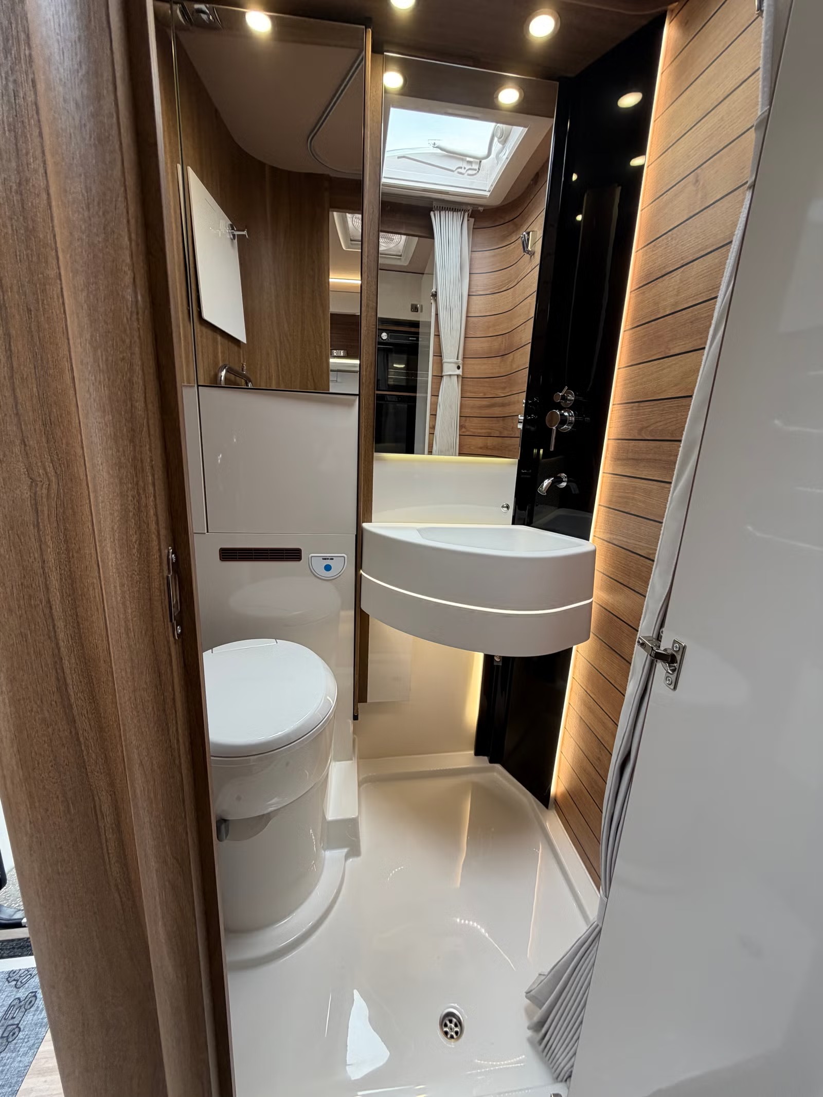 MOBILVETTA K-YACHT TEKNO LINE 64 - Image 17
