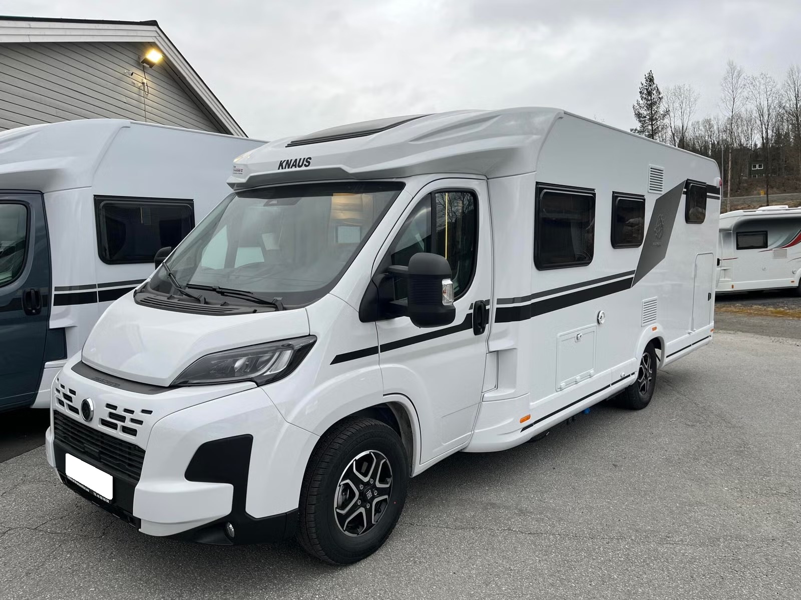 KNAUS LIVE TI 700 MEG PLATINUM