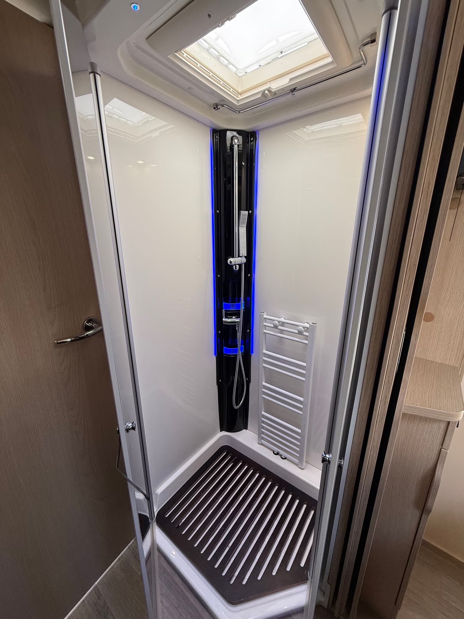 AUTOSTAR PRESTIGE DESIGN EDITION I790 LC - LIT CENTRAL - 4 COUCHAGES - Image 18