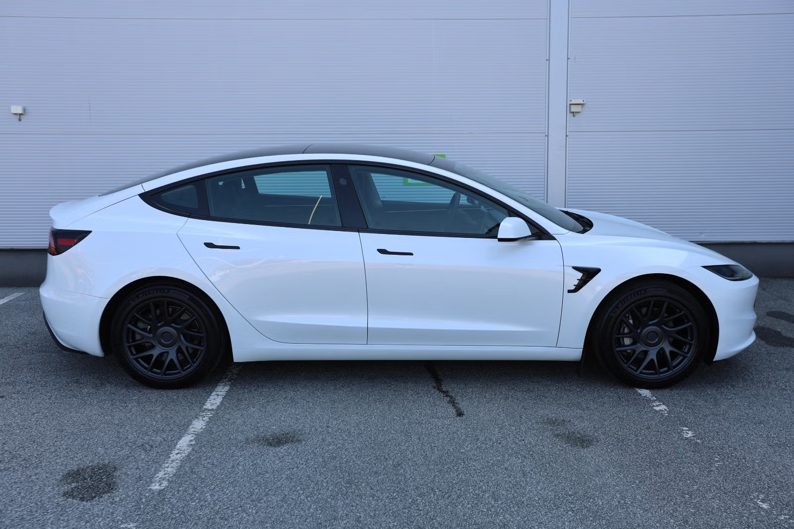 TESLA MODEL 3 HIGHLAND AWD DUAL MOTOR LONG RANGE - Image 2