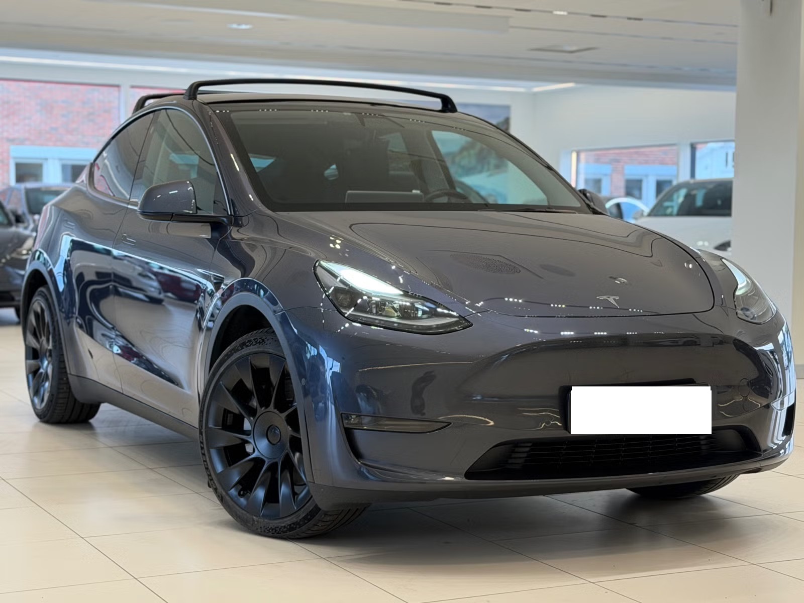 TESLA MODEL Y LONG RANGE