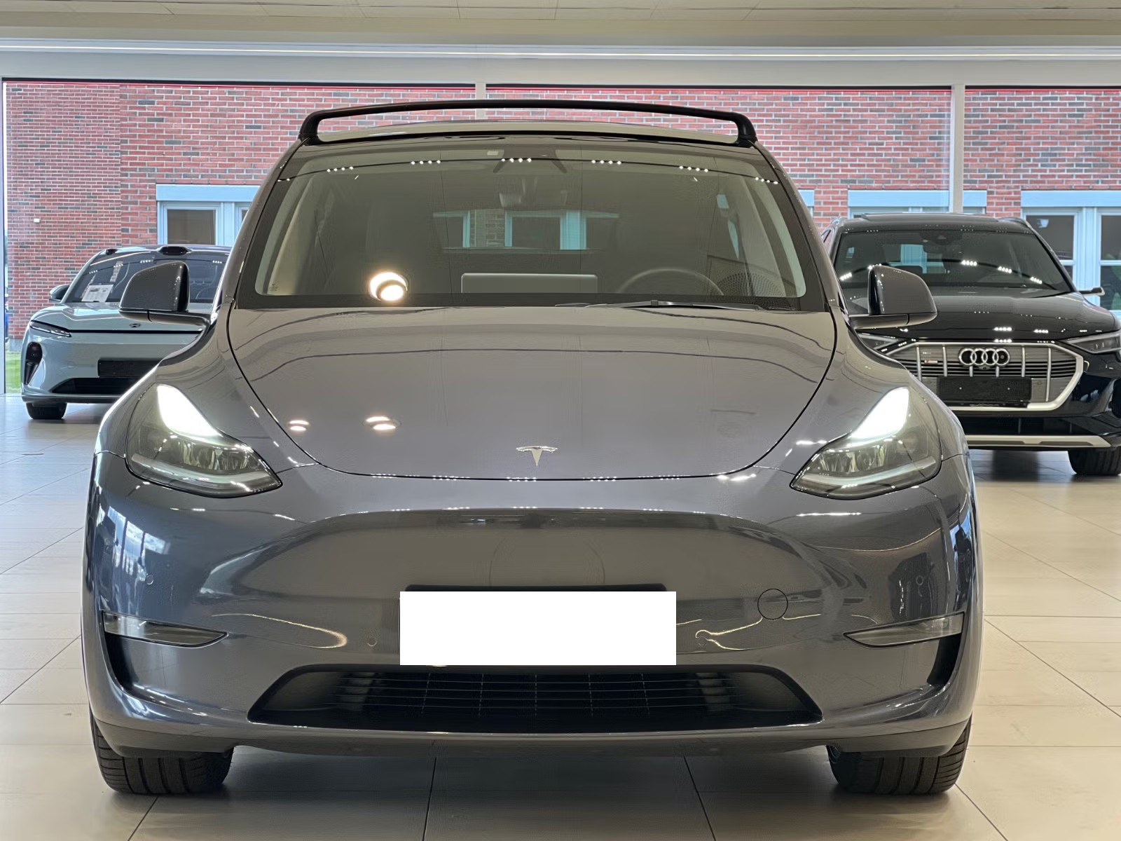 TESLA MODEL Y LONG RANGE - Image 4
