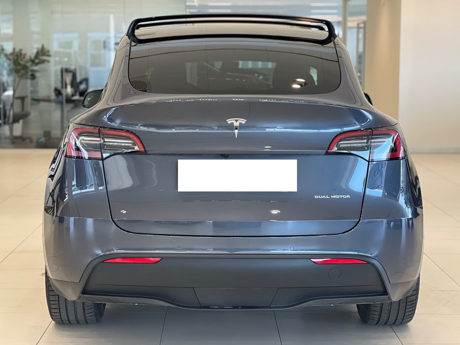 TESLA MODEL Y LONG RANGE - Image 6