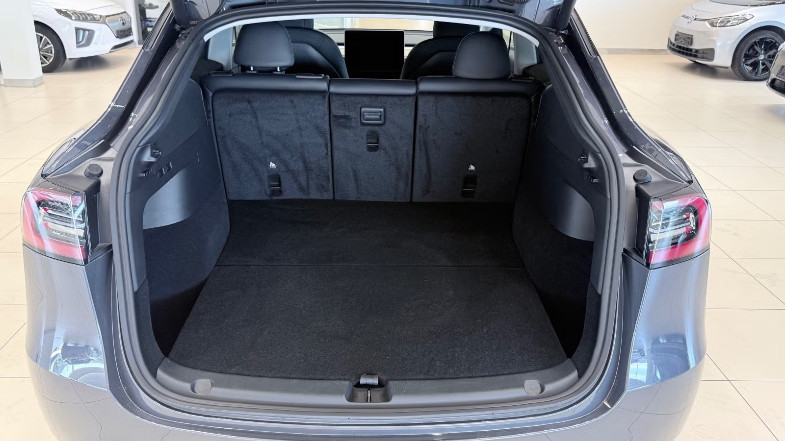 TESLA MODEL Y LONG RANGE - Image 13