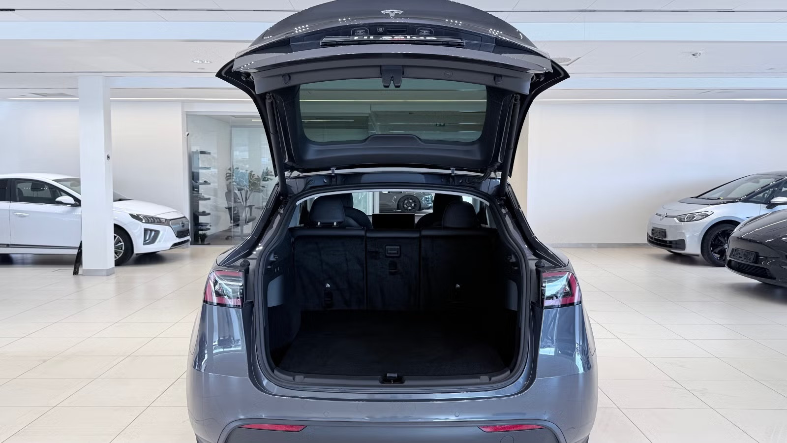 TESLA MODEL Y LONG RANGE - Image 19