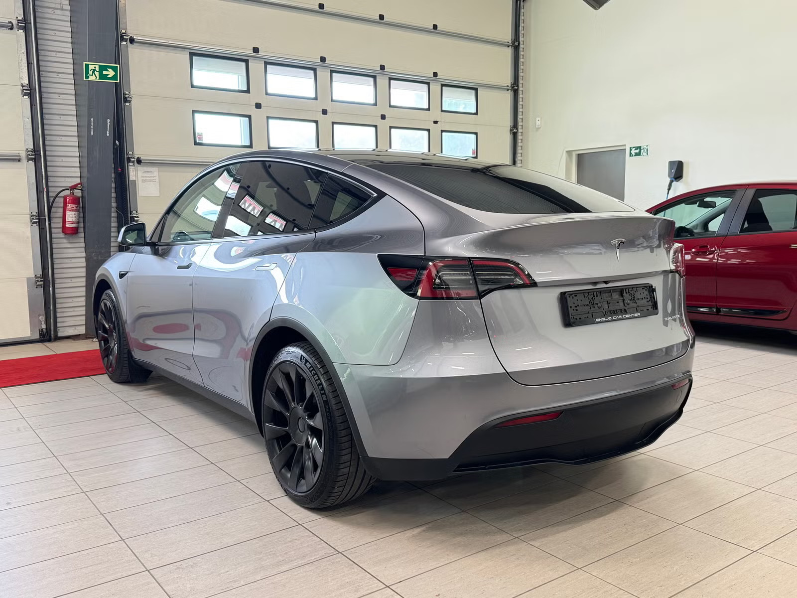 TESLA MODEL Y LONG RANGE  - Image 2
