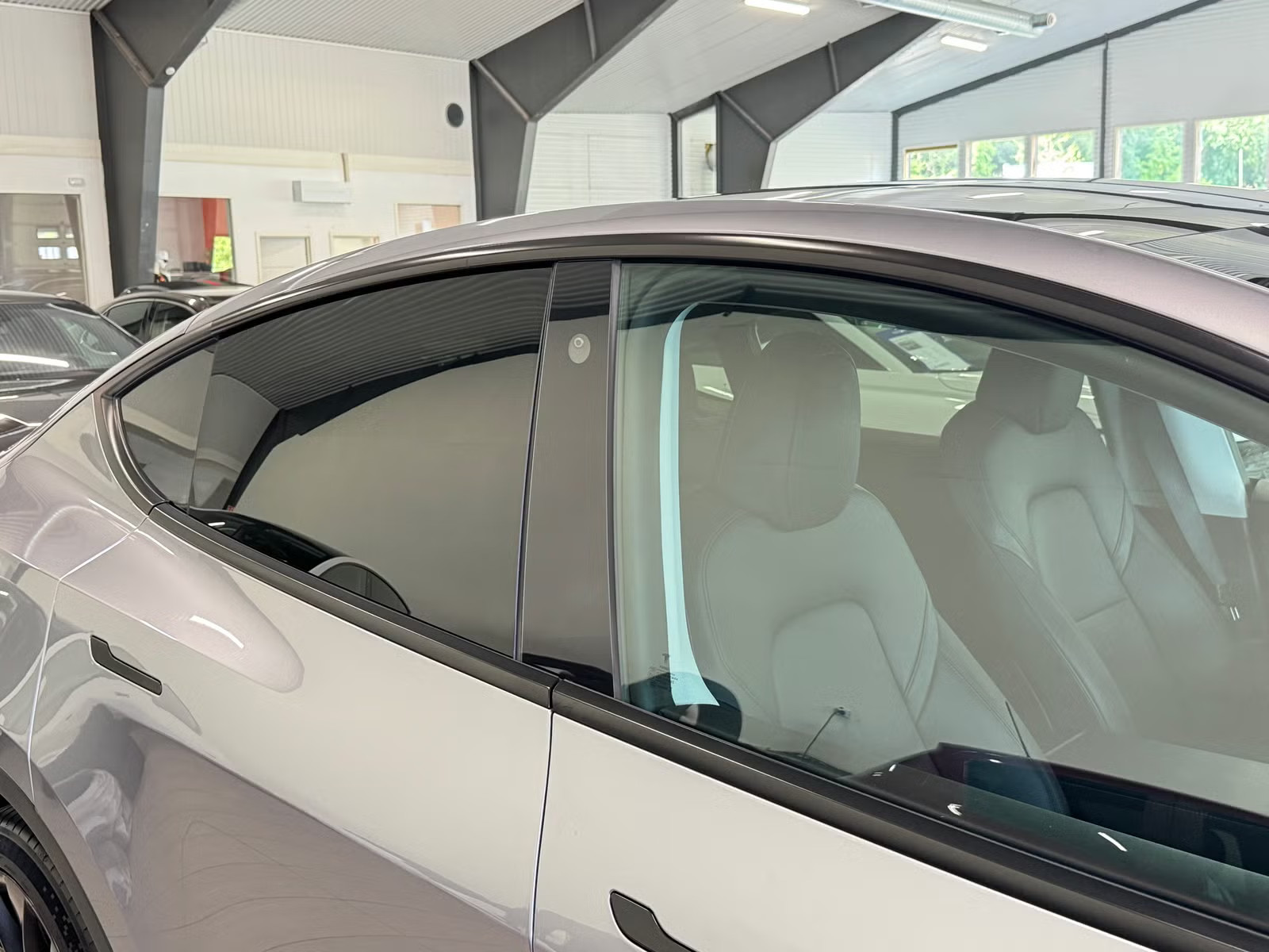 TESLA MODEL Y LONG RANGE  - Image 3