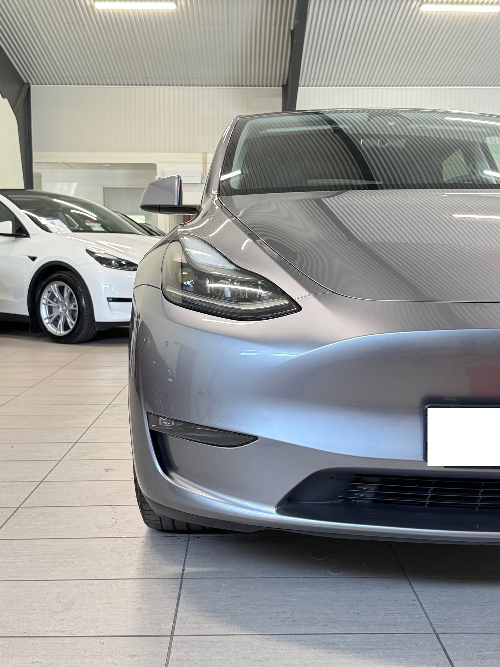 TESLA MODEL Y LONG RANGE  - Image 12