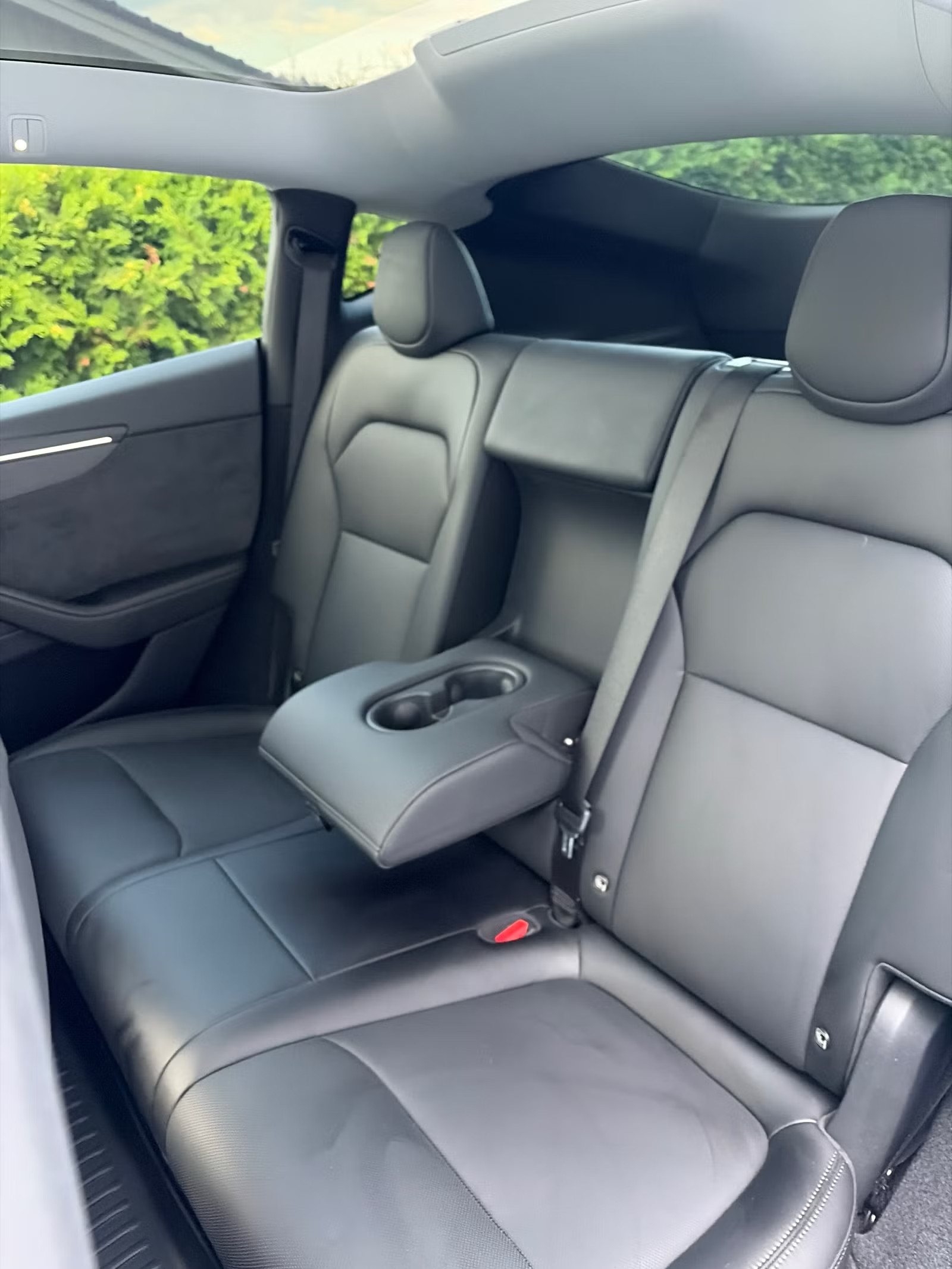 TESLA MODEL Y LONG RANGE  - Image 15