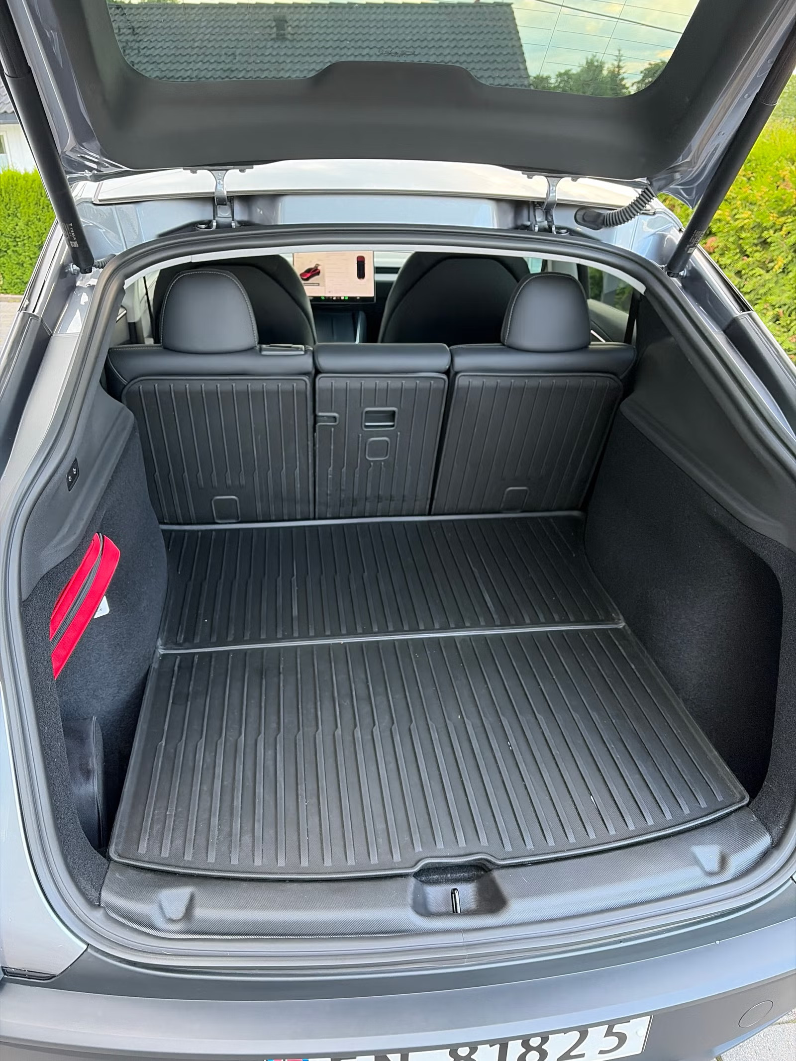 TESLA MODEL Y LONG RANGE  - Image 18