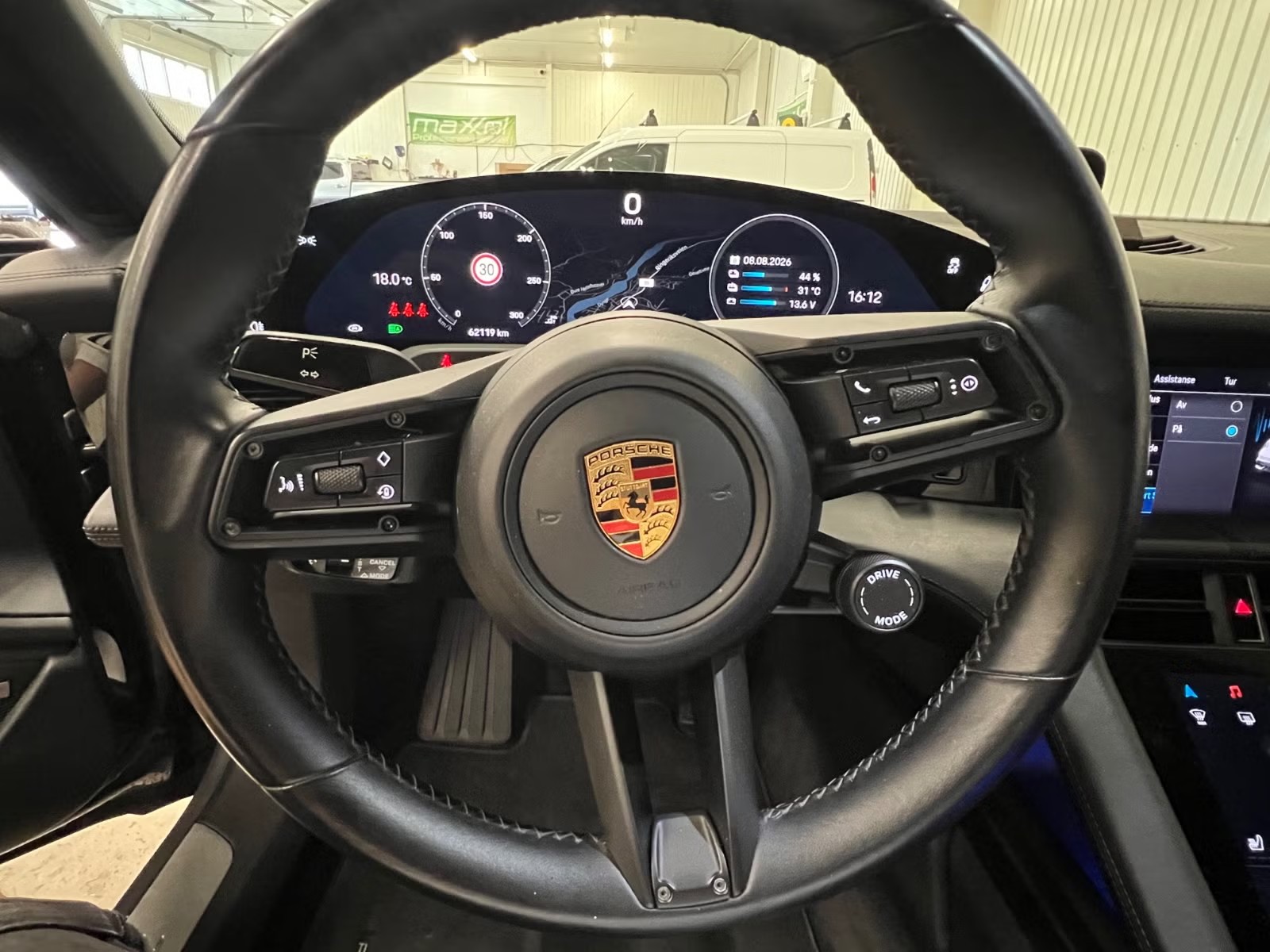 PORSCHE TAYCAN 4S PERFORMANCE PLUS - Image 8