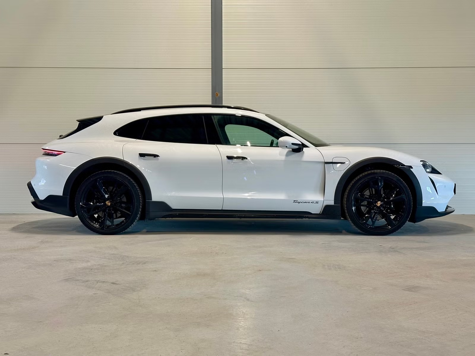 PORSCHE TAYCAN 4S PERFORMANCE PLUS - Image 2