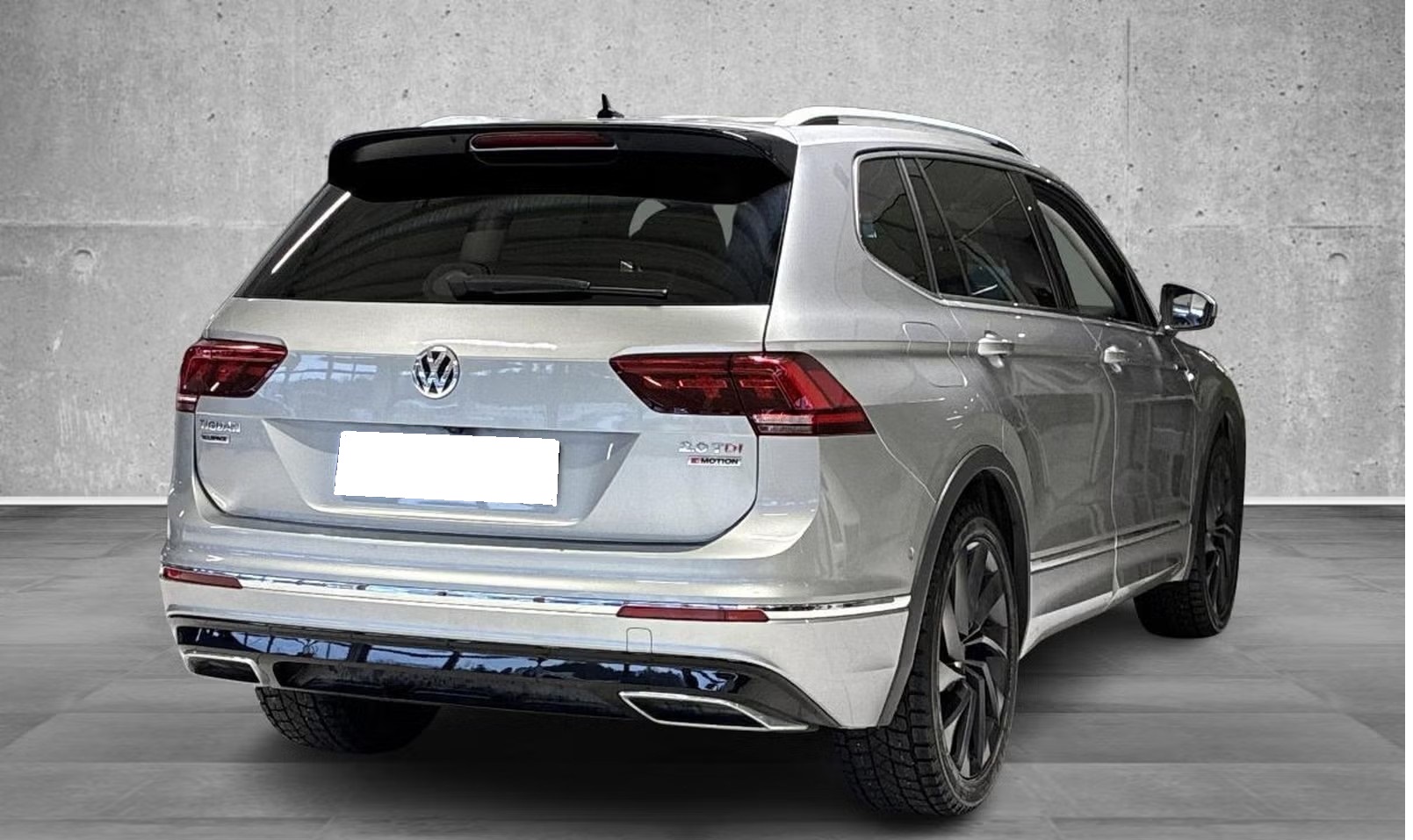 VOLKSWAGEN TIGUAN 2.0 TDI ALLSPACE 4x4 R-LINE 4MOTION DSG - Image 16