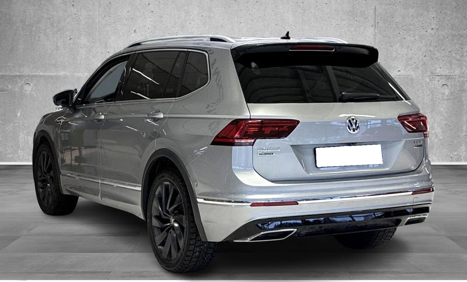 VOLKSWAGEN TIGUAN 2.0 TDI ALLSPACE 4x4 R-LINE 4MOTION DSG - Image 18