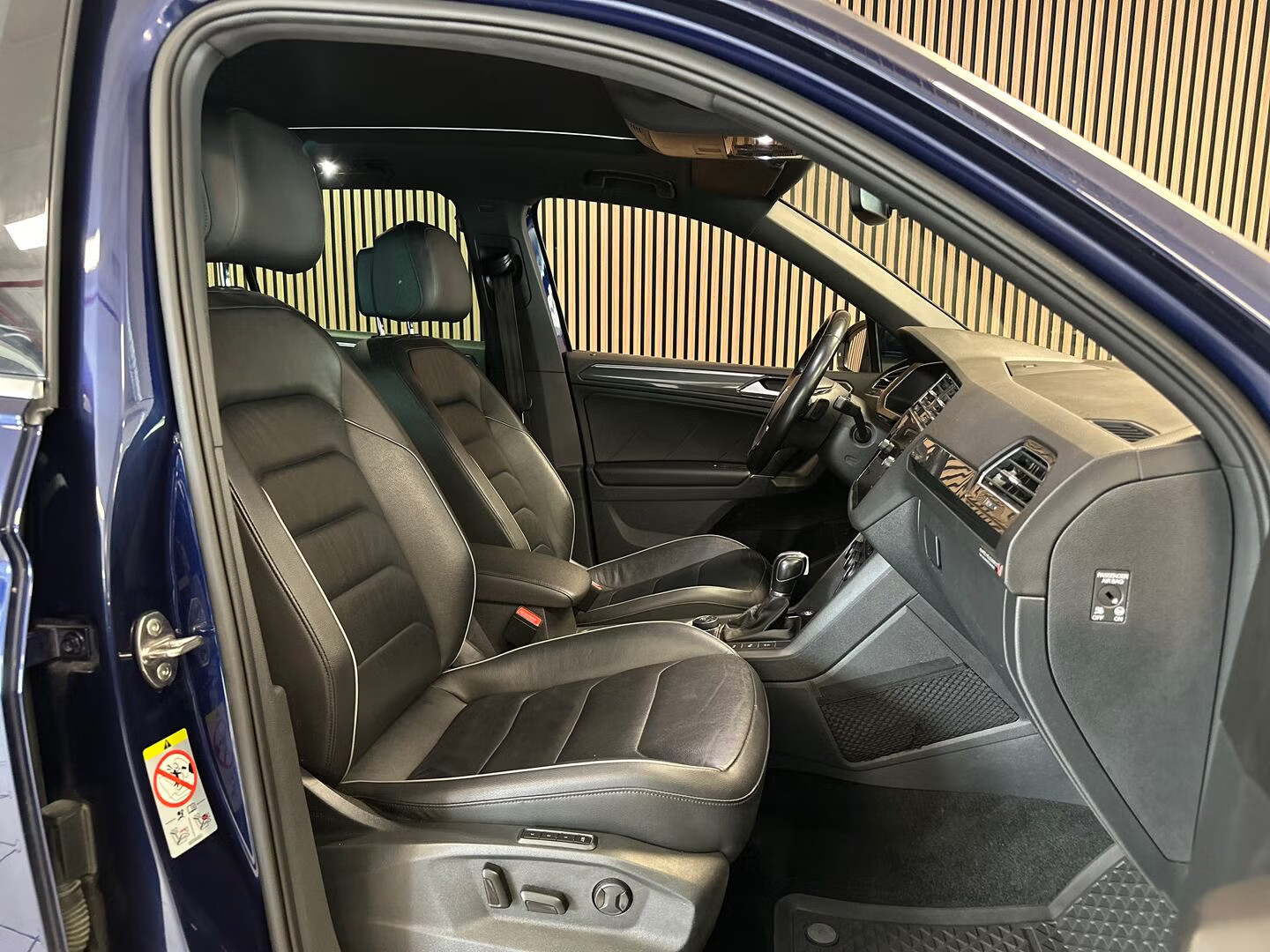 VOLKSWAGEN TIGUAN 2.0 TDI 190 4MOTION DSG7 R LINE - Image 14