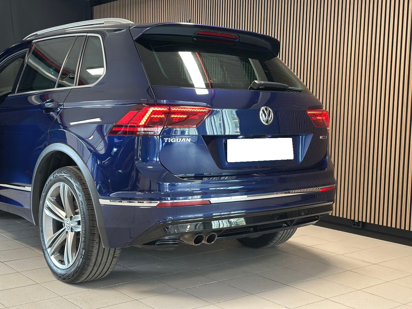 VOLKSWAGEN TIGUAN 2.0 TDI 190 4MOTION DSG7 R LINE - Image 3
