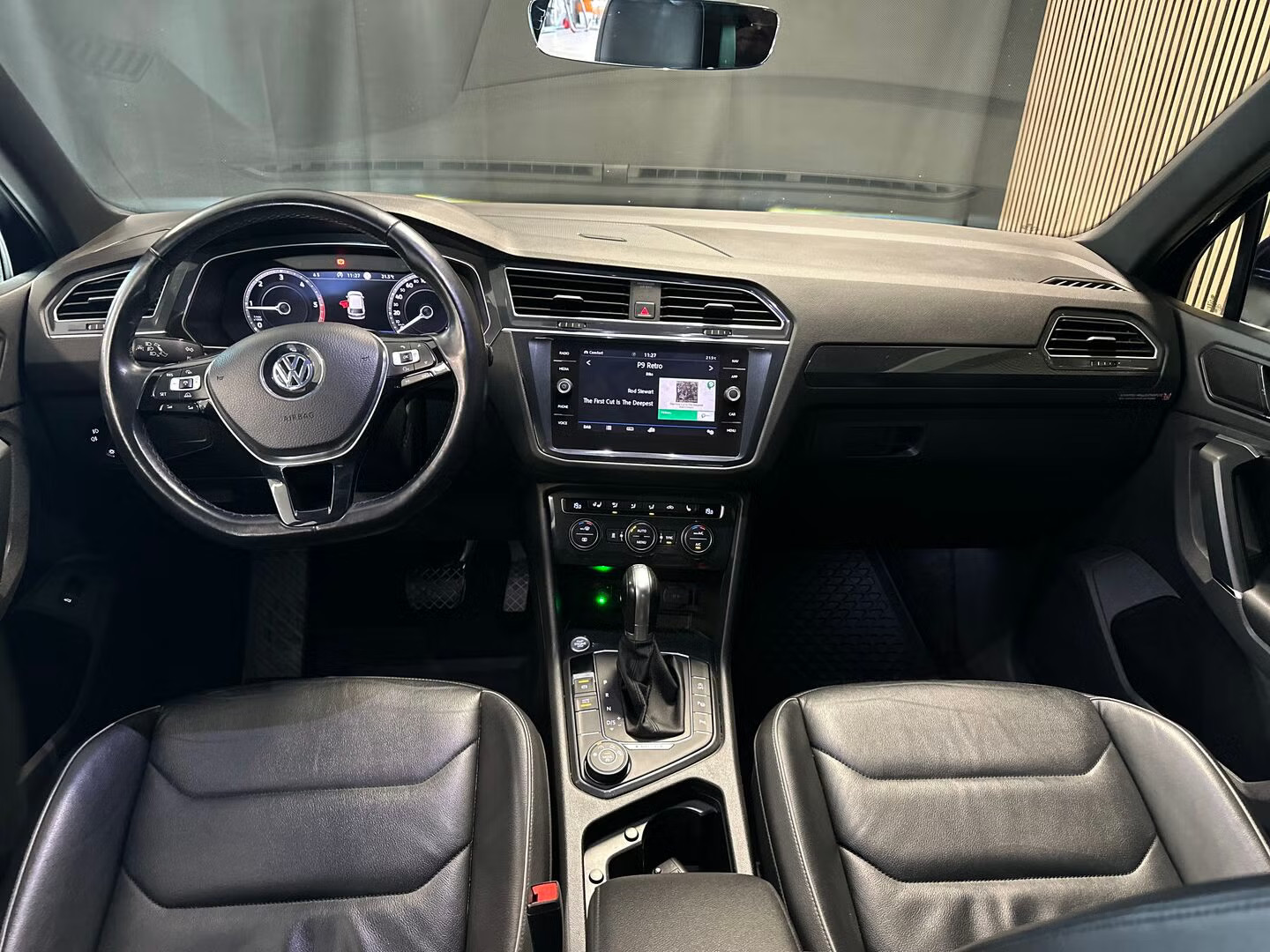 VOLKSWAGEN TIGUAN 2.0 TDI 190 4MOTION DSG7 R LINE - Image 18