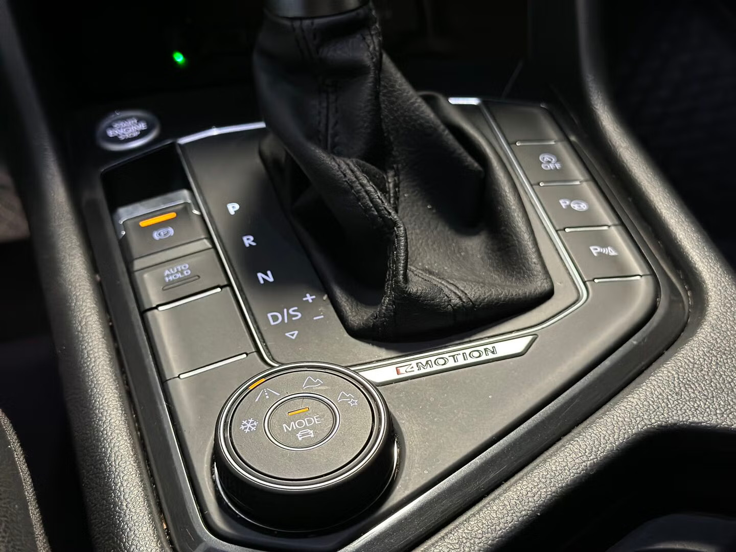 VOLKSWAGEN TIGUAN 2.0 TDI 190 4MOTION DSG7 R LINE - Image 19