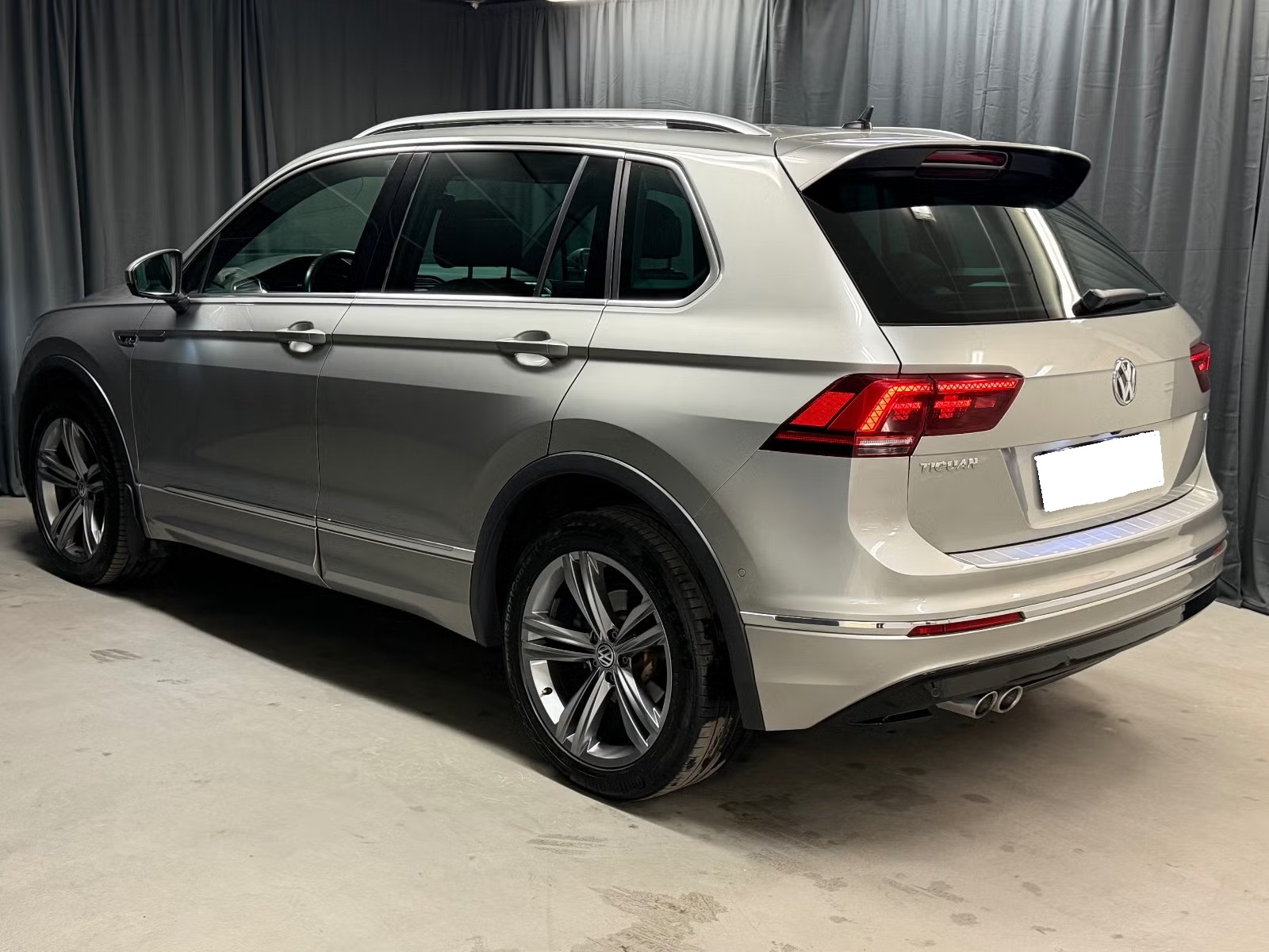 VOLKSWAGEN TIGUAN 2.0 TDI 150 4MOTION R LINE - Image 3