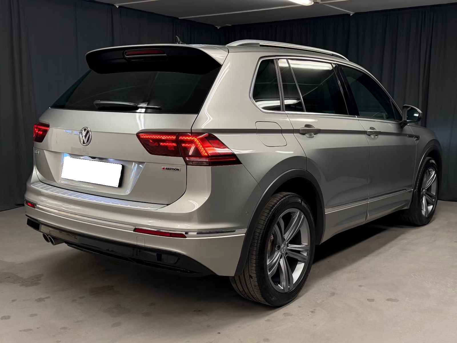VOLKSWAGEN TIGUAN 2.0 TDI 150 4MOTION R LINE - Image 5