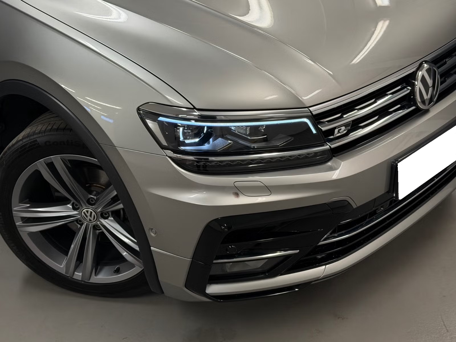 VOLKSWAGEN TIGUAN 2.0 TDI 150 4MOTION R LINE - Image 6