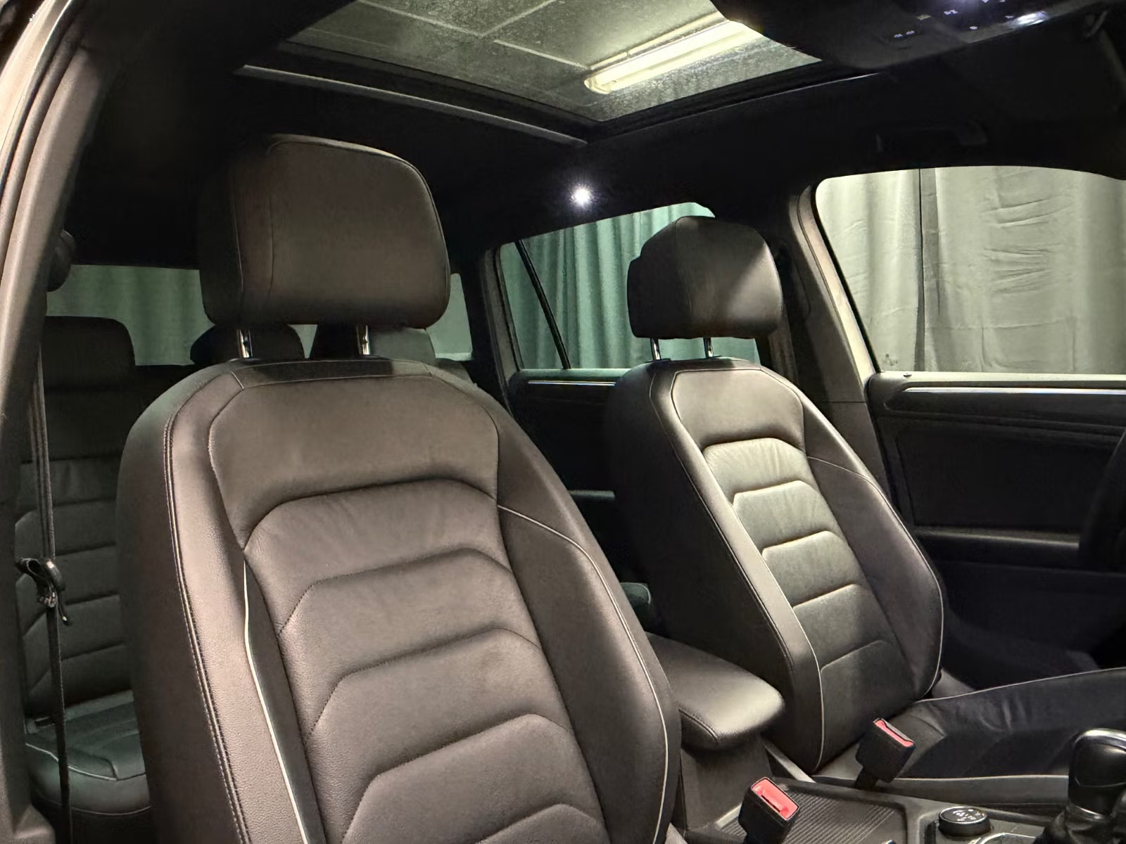 VOLKSWAGEN TIGUAN 2.0 TDI 150 4MOTION R LINE - Image 13