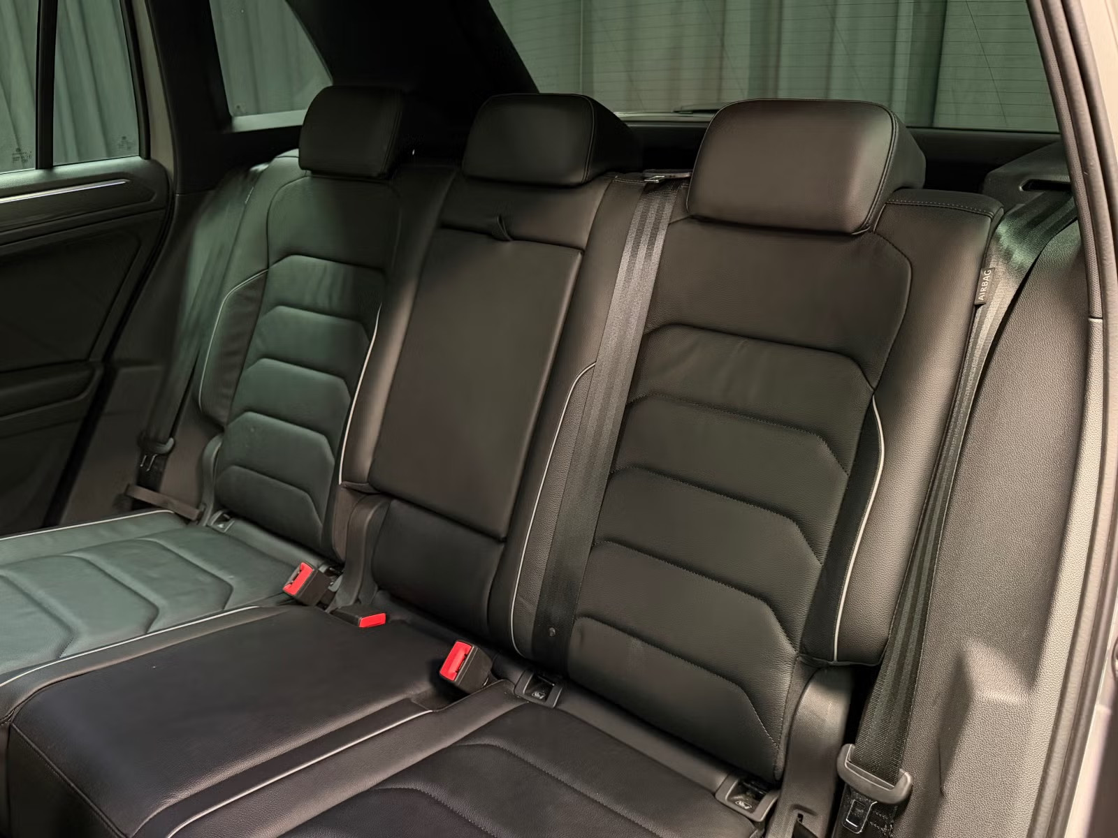 VOLKSWAGEN TIGUAN 2.0 TDI 150 4MOTION R LINE - Image 14