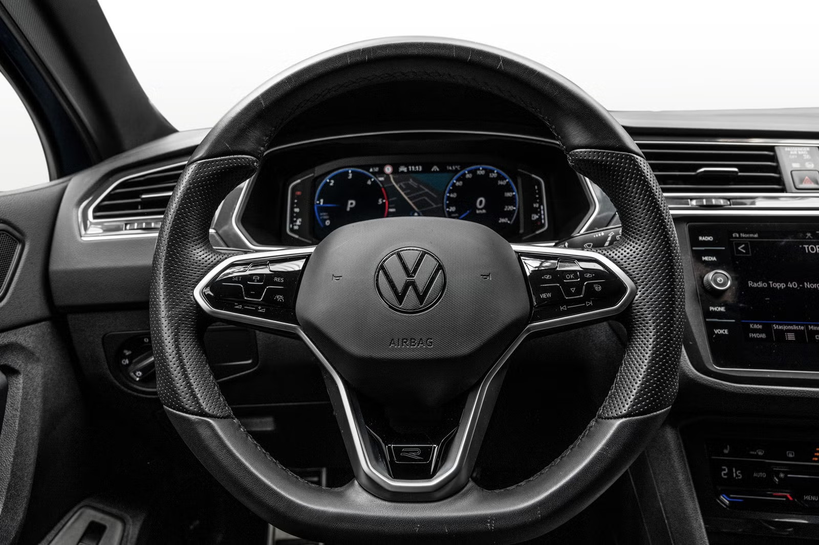 VOLKSWAGEN TIGUAN 2.0 TDI 200CH ELEGANCE EXCLUSIVE 4MOTION DSG7 - Image 10