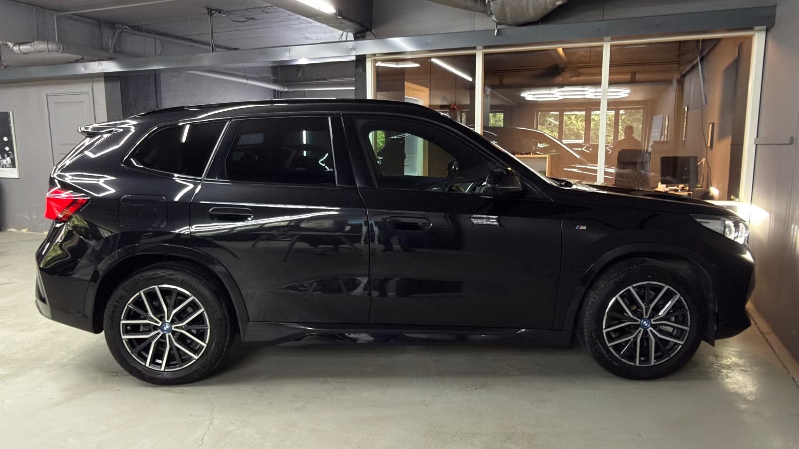BMW iX1 XDRIVE30 M SPORT FULLY CHARGED - Image 4