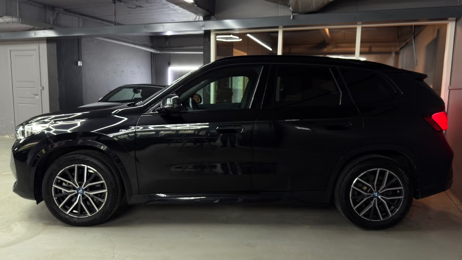 BMW iX1 XDRIVE30 M SPORT FULLY CHARGED - Image 6