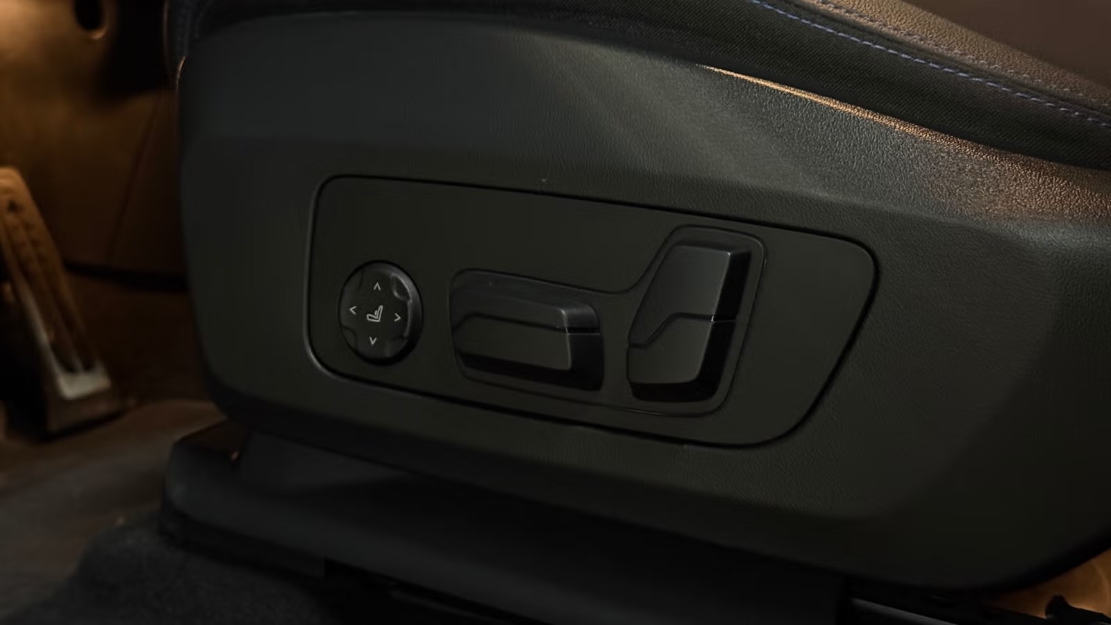 BMW iX1 XDRIVE30 M SPORT FULLY CHARGED - Image 7