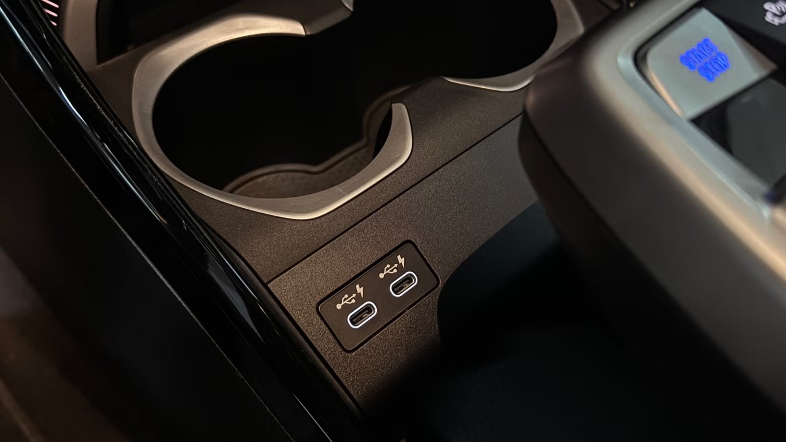 BMW iX1 XDRIVE30 M SPORT FULLY CHARGED - Image 17